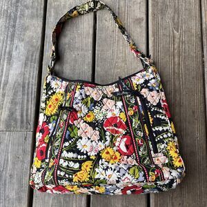 Vera Bradley Black Poppy Print Shoulder Bag purse EUC